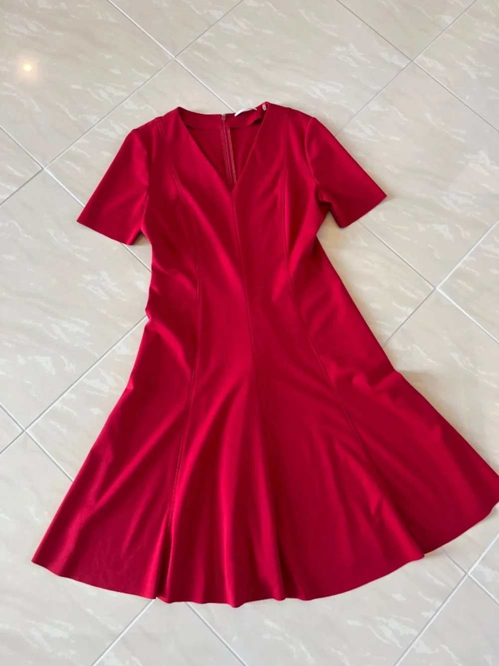 Lot of 4 Women's Midi Dresses Size M & 8 Tahari Elie Tahari Betsey Johnson - Picture 2 of 14